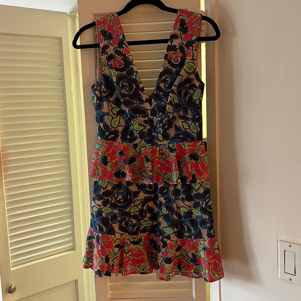 BCBGMaxAzria Dress. Size 4. New with Tags.